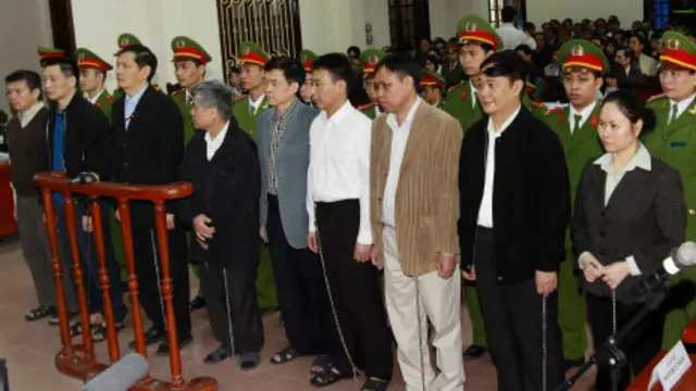 Lãnh đạo Vinashin ra tòa