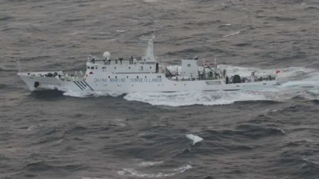 Hình của Hải quân Nhật chụp tàu TQ gần Senkaku 16/3/2012