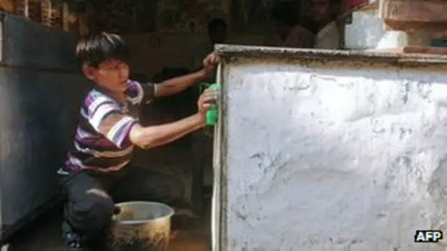 घरों में बच्चों से अकसर कई तरह के काम लिए जाते हैं और उनके साथ वहां मारपीट भी होती है.