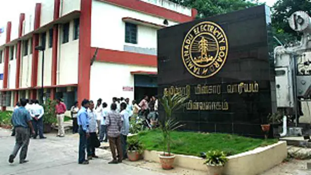 "மின் தட்டுப்பாடு நீங்குகிறது" - முதல்வர் 