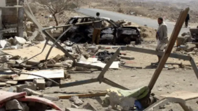 جس شخص کی نماز جنازہ ادا کی جا رہی تھی ان کا القاعدہ کے خلاف لڑائی میں فوج کی مدد کرنے والے مسلح گروہ سے تعلق تھا