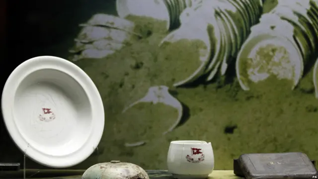 टाइटैनिक के किचन के बर्तन जो जहाज डूबने के कई दिनों के बाद निकाले गए. ये उस समय की ही तस्वीर है जो लीवरपूल संग्रहालय में मौजूद है.