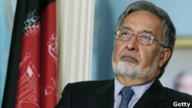 زلمی رسول از شرکت کنندگان اجلاس اول بن بود که به ایجاد دولت موقت افغانستان انجامید