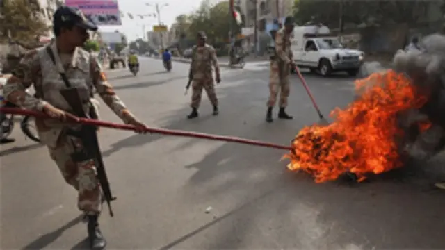 لی مارکیٹ، آٹھ چوک اور نیا آباد میں کاروبارِ زندگی معطل ہو کر رہ گیا تھا