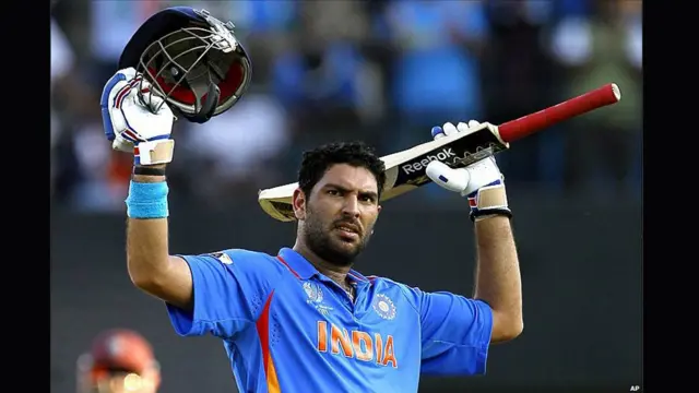 भारत का अंतिम ग्रुप मैच – वेस्टइंडीज़ के विरूद्ध. पहले बैटिंग करनेवाली भारतीय टीम 268 पर ऑल आउट हो गई. युवराज सिंह ने शतक लगाया.