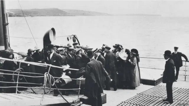 После катастрофы "Титаника" фотографии Брауна были напечатаны в газетах по всему миру, а сам он давал многочисленные интервью. Компания White Star, владевшая погибшим лайнером, прислала священнику письмо: "Сэр, мы будем признательны, если в ваших лекциях вы не будете упоминать о гибели "Титаника", потому что, как вы понимаете, мы не хотим, чтобы эта трагедия бередила умы людей". Браун давал лекции о "Титанике" до конца жизни. 