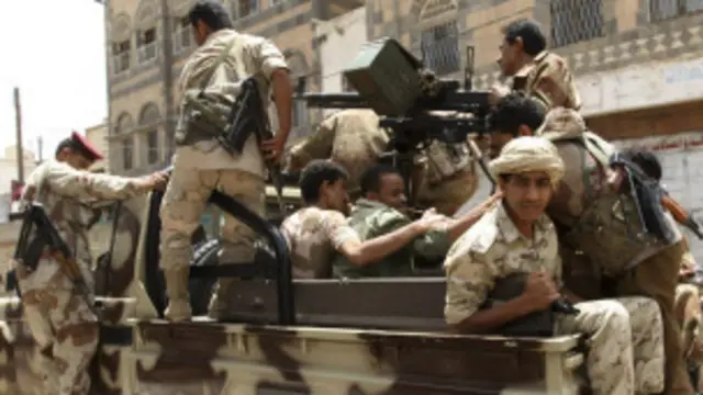 ثمة اعتقاد بأن جنود الحرس الجمهوري السابقين موالون للرئيس السابق