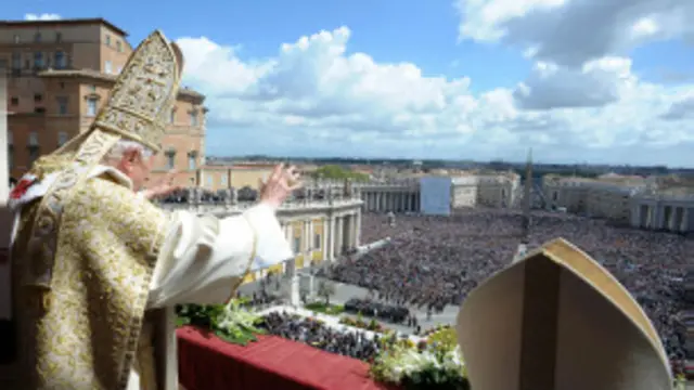 البابا بنديكتوس السادس عشر