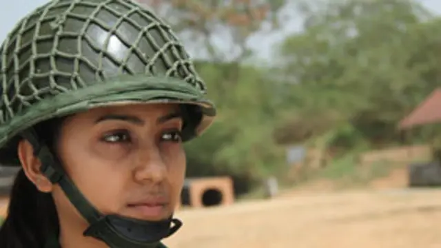 मेजर नासिरा अफरोज कहती हैं कि उन्होने सेना में रह कर रूकावटों पर जीत हासिल करना सीखा है