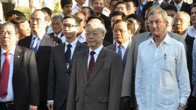 Tham gia cùng phái đoàn của ông Trọng còn có Bí thư Thành ủy Hà Nội Phạm Quang Nghị và Phó Thủ tướng Nguyễn Thiện Nhân và các quan chức Việt Nam khác.