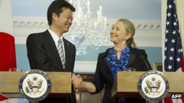هیلاری کلینتون و کویچیرو گمبا