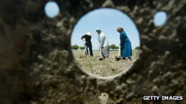 Mujeres uzbecas de áreas rurales
