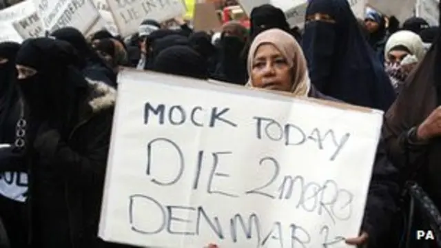 مظاهرات ضد الرسوم التي اعتبرت مسيئة للبني محمد