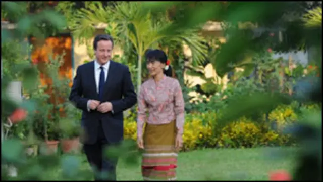 Thủ tướng Anh David Cameron và bà Aung San Suu Kyi