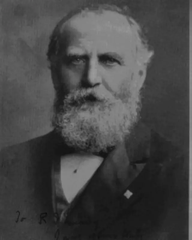 د تايتانيک له ټولو ډوبو شويو سپرليو څخه- سراج الاخبار يوازې د يوه تن- ويليام سټېډ نوم راوړي چې د خپل پېر مخکښ ژورنالېست و.