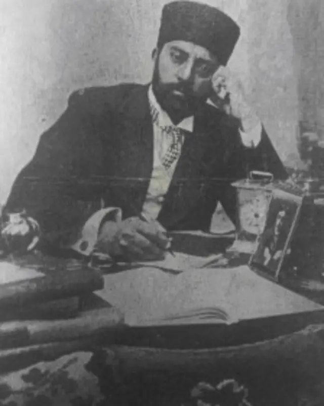 په سراج الاخبار کې له "تايتانيک" خبر سره د سرچينې نشتوالى ښيي چې هغه دې د ورځپاڼې سرچلوونکي محمود طرزي له خپل ځانگړي نړۍ ليد سره سم چمتو کړى وى