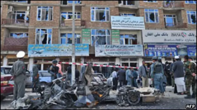 به نظر میرسد که این حملات که به حملات زنجیره ای معروف شد و به اثر آن دهها نفر کشته شدند، زنگ خطر را به صدا در آورده است