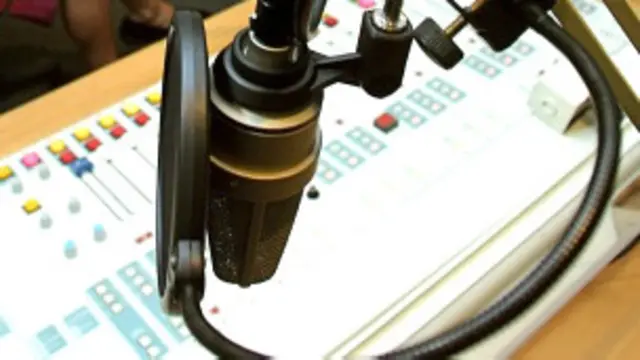 विडाल रेडियो शो कर रहे थे जब उनपर हमला हुआ. फाइल तस्वीर