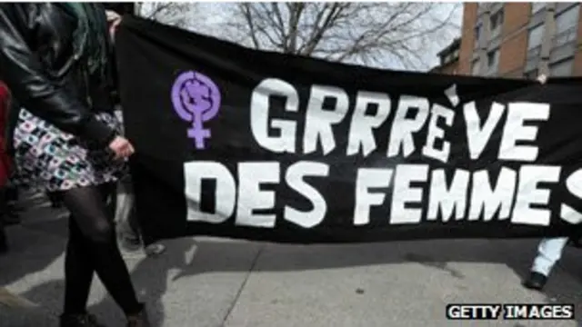 فمینیستها در نماد خود از مشت استفاده کردهاند