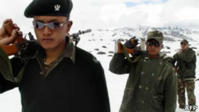 कई दौर की उच्चस्तरीय बातचीत बावजूद दोनों देश अपने आपसी विवादों का हल नहीं निकाल पाए हैं .