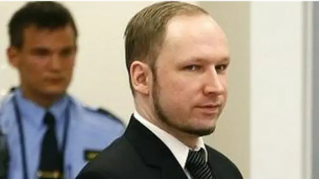 Breivik məhkəmə qarşısaında törətdiyi əməlləri ilə öyünüb