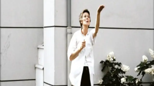 نمایی از فیلم 'سوی دیگر'