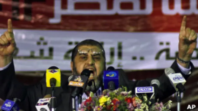 خيرت الشاطر الرجل القوي في جماعة الإخوان