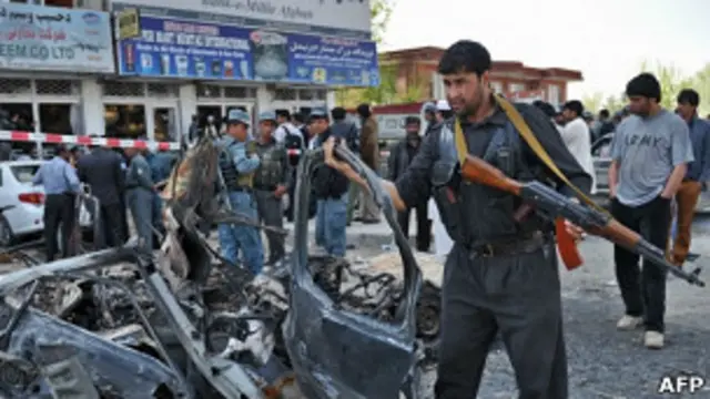 اخیرا در جریان حملات همزمان شورشیان به کابل و چند شهر دیگر، دست کم سی و شش مهاجم و چند غیرنظامی و مامور امنیتی کشته شدند