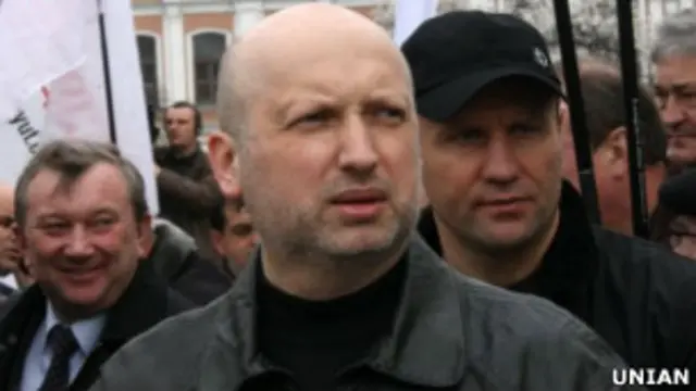 روس نے کرائمیا میں یوکرین کے زیادہ تر فوجی اڈوں پر قبضہ کرلیا ہے