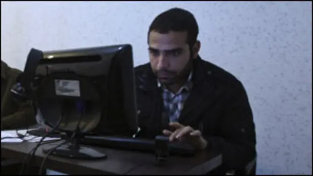 السنوات العشر الماضية توصل هؤلاء الشباب إلى سبل متطورة تكفل تفادي محاولات الحكومة لحجب المواقع