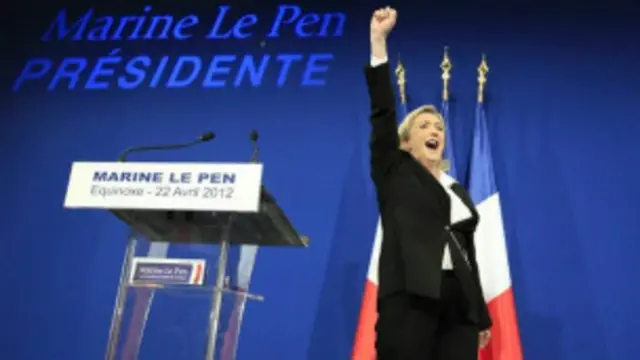 Marie Le Pen, dari kelompok sayap kanan, membuat kejutan dengan meraup suara 18% di putaran pertama.