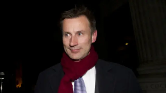 Bộ trưởng Văn hóa và Truyền thông Anh, ông Jeremy Hunt đang bị sức ép đòi ông từ chức