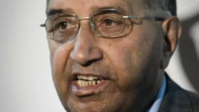 عزیزالله لودین، رئیس کمیسیون مبارزه با فساد اداری گفته که علیه آقای زاخیلوال ادعاهای زیادی وجود دارد و برای بررسی این ادعاها نیاز است که وظیفه او به تعلیق درآید.