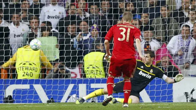 جرمن کلب ميونيخ يو گول وکړ چې هغه د پيناتي په مټ و.