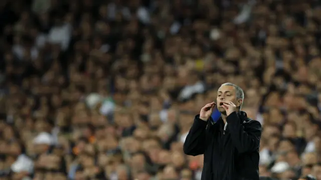 د ريال مدريد روزونگى هم ډيره هڅه کوله چې لوبه زر په خپله گټه پاي ته ورسوي خو داسې و نه شول.