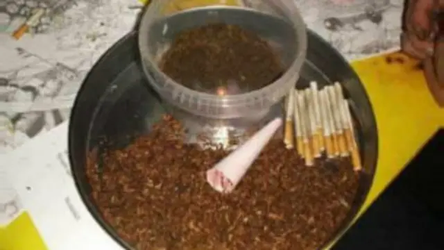 د نژدې ۳۰ میلیونو ډالرو په ارزښت چرس له کراچۍ نه بلجیم ته لېږل کېدل، چې و نیول شول.