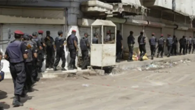 پولیس کو اس آپریشن کے دوران تیس مطلوب ملزمان کی تلاش ہے