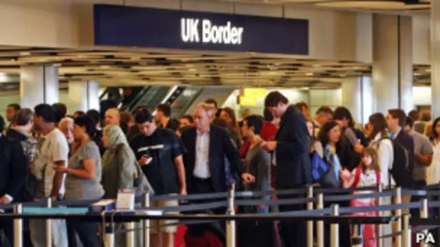 Очереди в аэропорту Хитроу