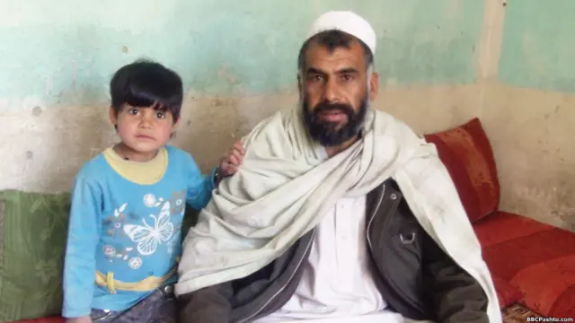 سید اغا له خپل یوه زوی سره