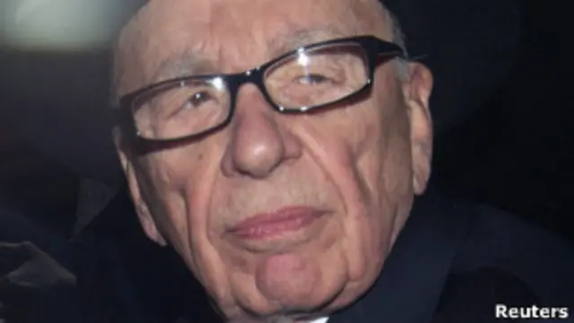 کمپانی نیوزکورپوریشن وابسته به آقای مرداک این موضوع را که او از سوی جمهوریخواهان آمریکا با تونی بلر در مورد حمله به عراق صحبت کرده، بی‌اساس خواند