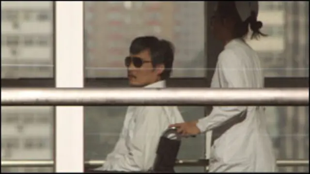 شین گوانشین نے نظربندی سے بچنے کے لیے امریکی سفارتخانے میں ایک ہفتہ قبل پناہ حاصل کی تھی