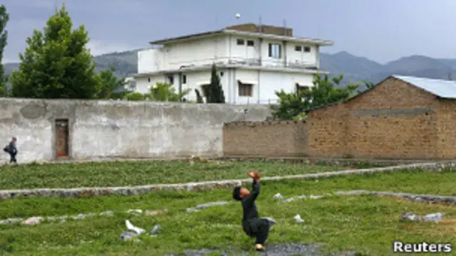 Дом Усамы бин Ладена в Абботабаде (фото 5 мая 2011 года)