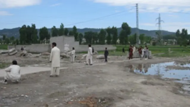 اسامه بن لادن په ٢٠١١م کال کې په اېبت آباد کې، پر خپل کور د امريکايي ځواکونو په بريد کې ووژل شو