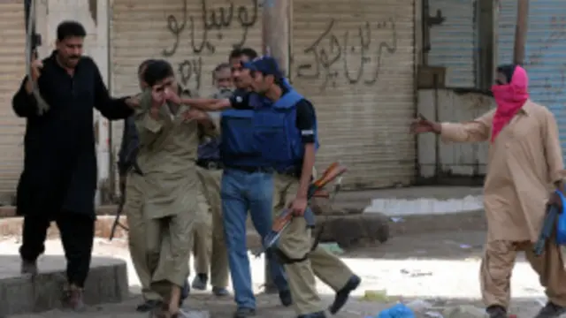 کراچی پولیس لیاری میں کئی آپریشن کر چکی ہے