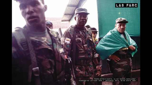 Pedro Antonio Marín, alías “Manuel Marulanda” o “Tirofijo”. Macarena, departamento de Meta, junio 2001. Foto: Stephen Ferry