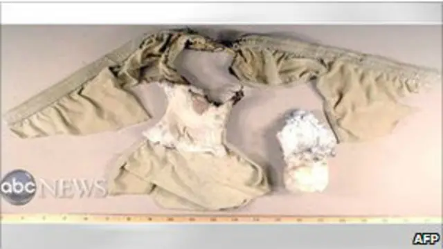 Bom pakaian dalam pernah digunakan pada tahun 2009 dalam penerbangan ke Detroit. 