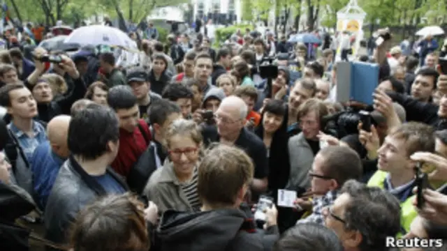 Протестующие