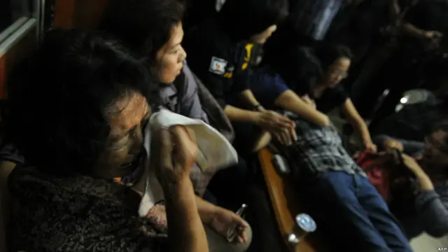  Keluarga korban pesawat Sukhoi yang jatuh di Gunung Salak.