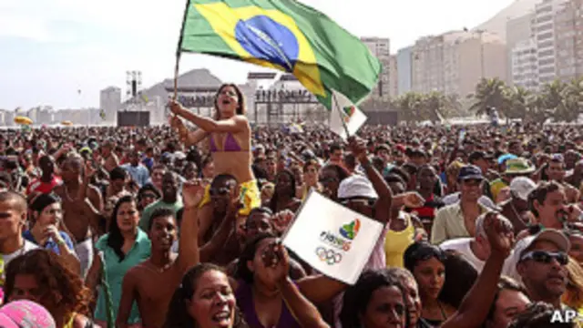 Manifestantes no Rio de Janeiro. | Foto: AP