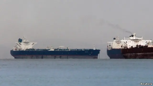 نفتکش دلوار متعلق به ایران در ماه مارس گذشته برای مدتی در آبهای ساحلی سنگاپور لنگر انداخت. گفته شد که دلوار حامل نفت خامی است که خریدار ندارد